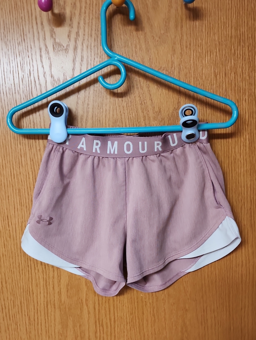 Under Armour Mauve Pink Athletic Shorts with White Trim XS number 2037 ..pockets